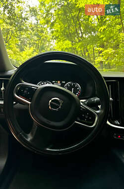 Седан Volvo S60 2020 в 