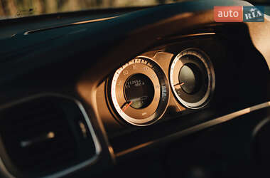 Седан Volvo S60 2012 в 