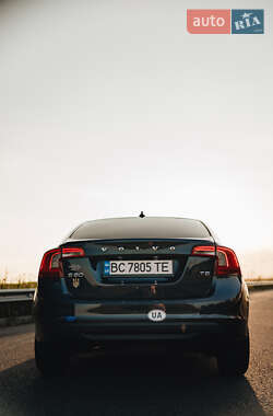 Седан Volvo S60 2012 в 