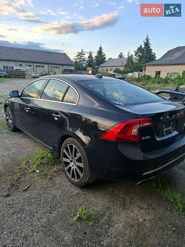 Седан Volvo S60 2016 в 