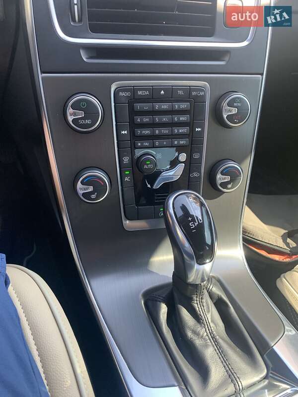 Седан Volvo S60 2013 в Кропивницком