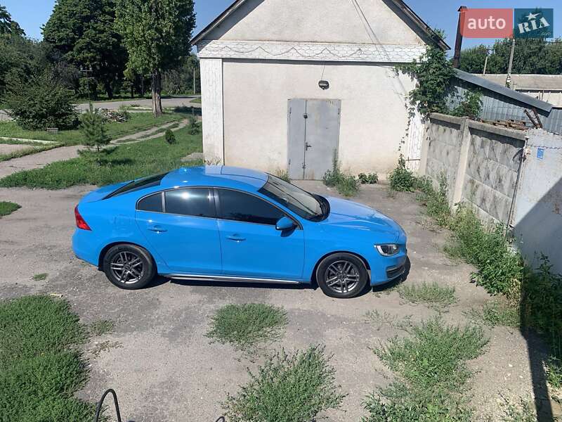 Седан Volvo S60 2013 в Кропивницком