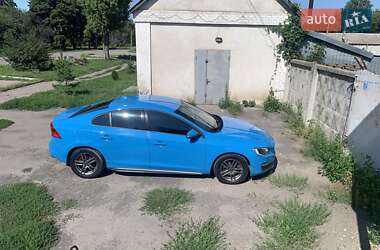 Седан Volvo S60 2013 в 