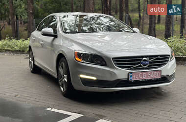 Седан Volvo S60 2013 в 