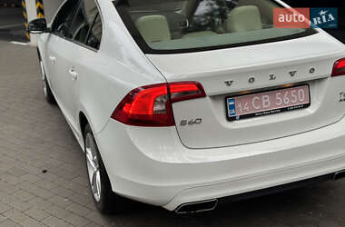Седан Volvo S60 2013 в 