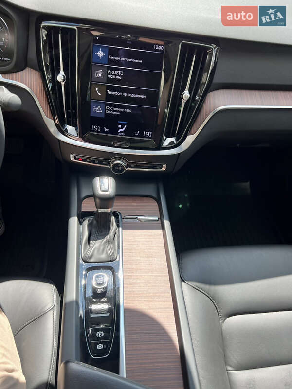 Седан Volvo S60 2020 в Киеве