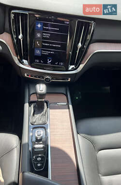 Седан Volvo S60 2020 в 