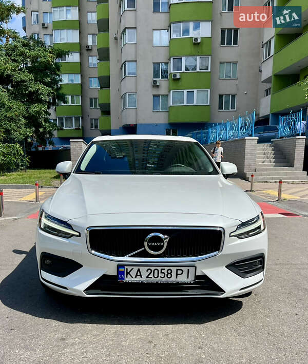 Седан Volvo S60 2020 в Киеве