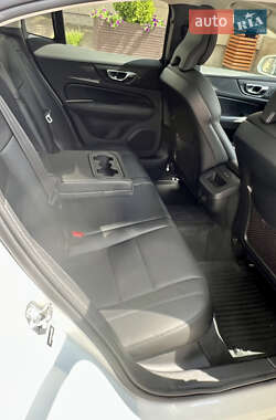 Седан Volvo S60 2020 в 