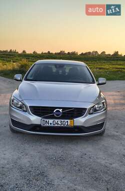 Седан Volvo S60 2016 в 