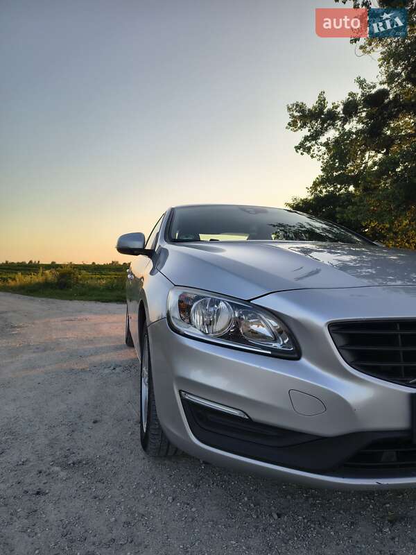 Седан Volvo S60 2016 в Радивилове