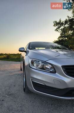 Седан Volvo S60 2016 в 