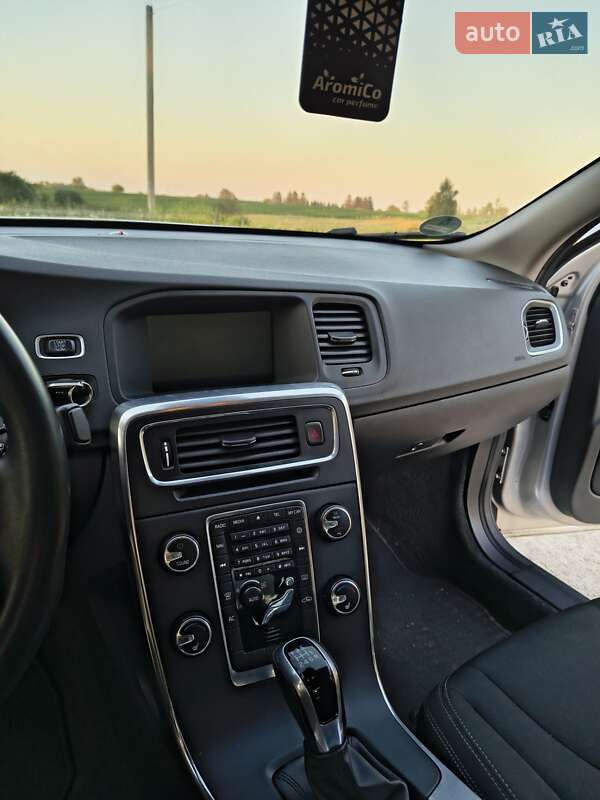 Седан Volvo S60 2016 в Радивилове