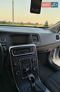 Седан Volvo S60 2016 в 
