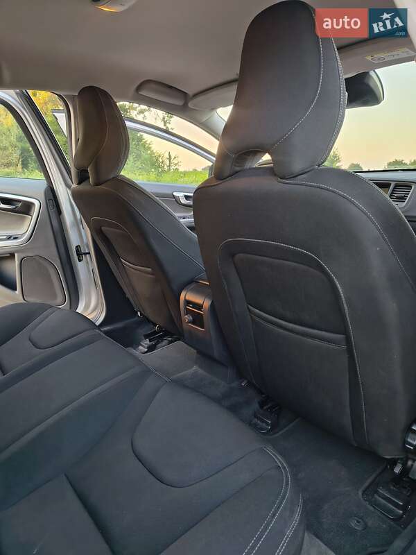 Седан Volvo S60 2016 в Радивилове