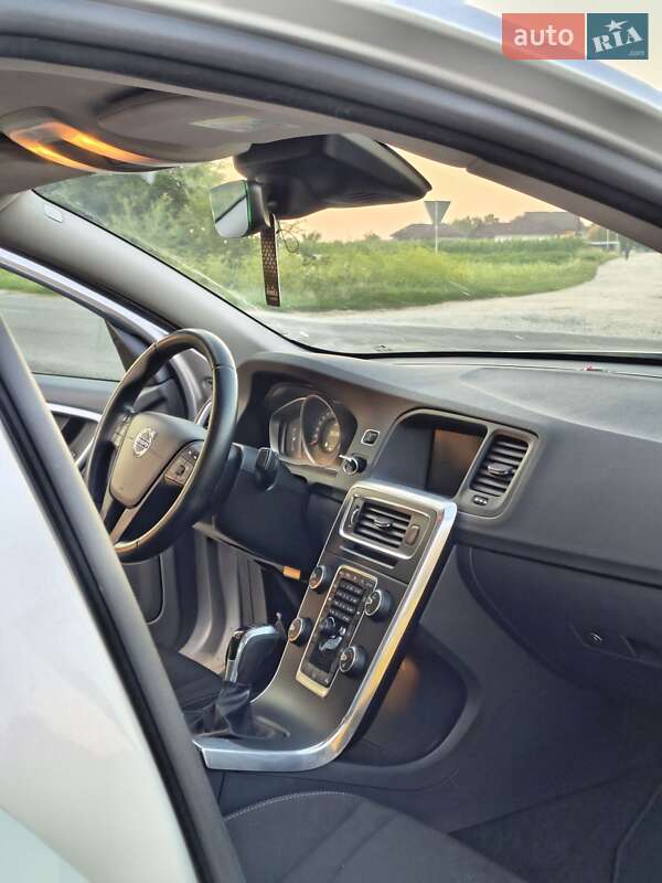 Седан Volvo S60 2016 в Радивилове