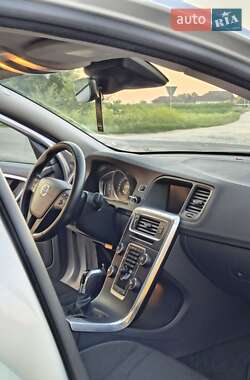 Седан Volvo S60 2016 в 