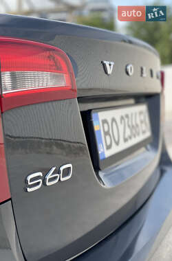 Седан Volvo S60 2016 в 