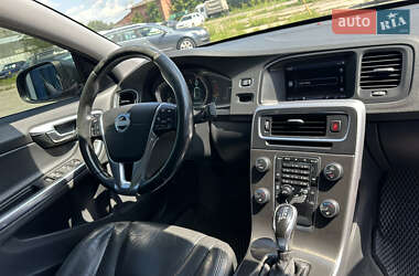 Седан Volvo S60 2013 в 