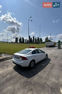 Седан Volvo S60 2011 в 