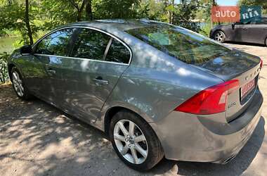Седан Volvo S60 2016 в 