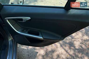 Седан Volvo S60 2016 в 