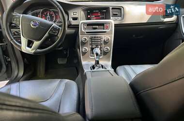 Седан Volvo S60 2016 в 