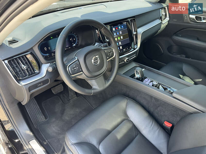 Седан Volvo S60 2024 в Киеве
