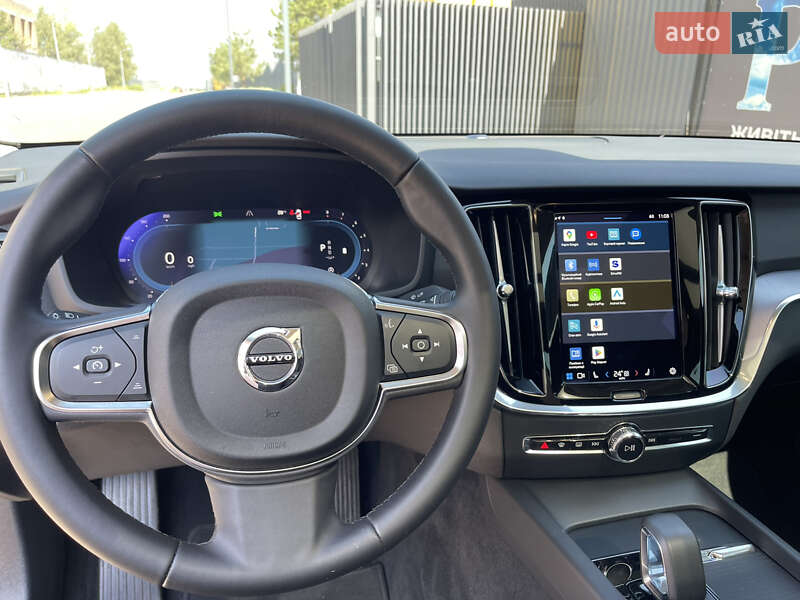 Седан Volvo S60 2024 в Киеве
