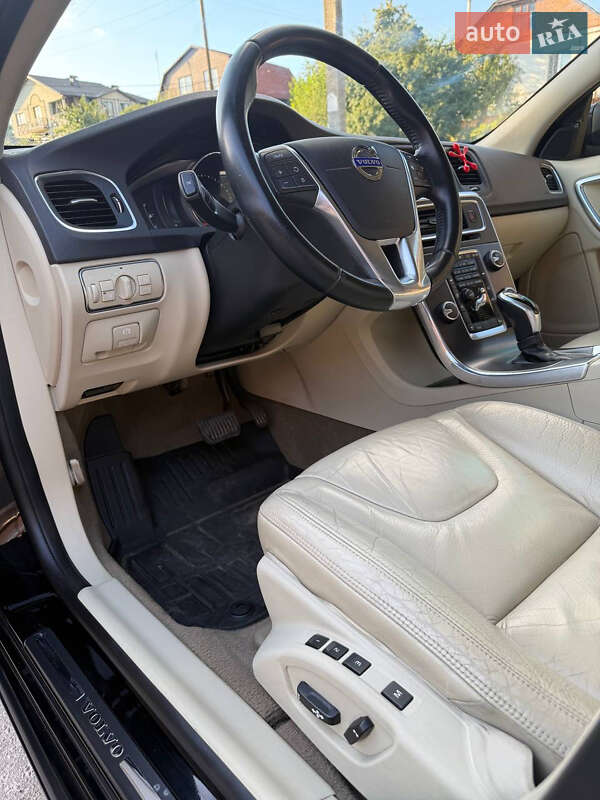 Седан Volvo S60 2013 в Виннице