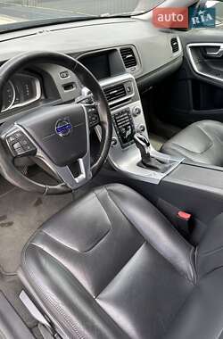 Седан Volvo S60 2017 в 
