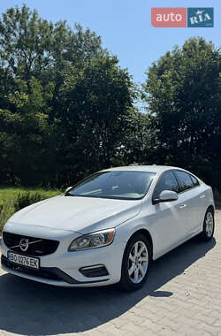 Седан Volvo S60 2015 в 