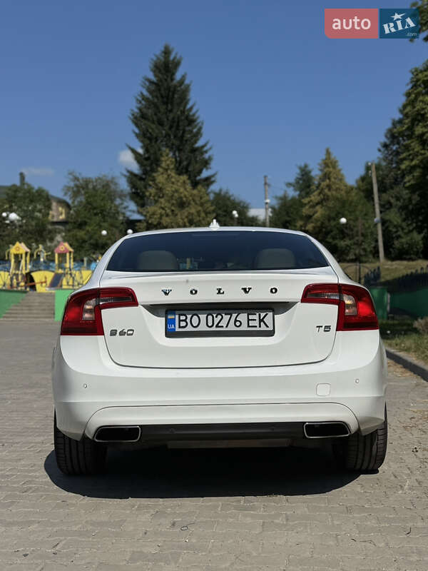Седан Volvo S60 2015 в Тернополе