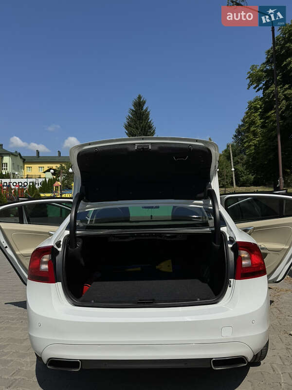 Седан Volvo S60 2015 в Тернополе