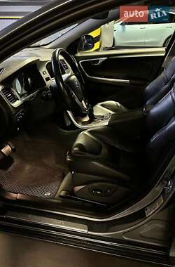Седан Volvo S60 2015 в 