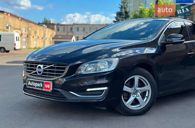Седан Volvo S60 2015 в 