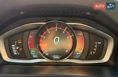 Седан Volvo S60 2015 в 