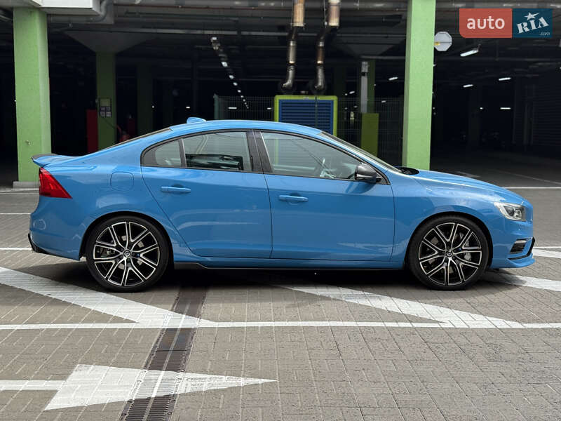 Седан Volvo S60 2017 в Киеве