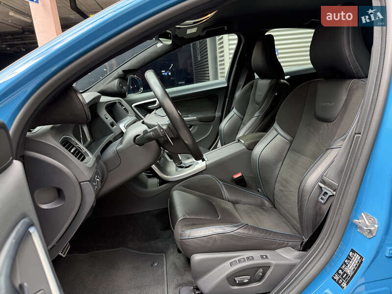 Седан Volvo S60 2017 в Киеве