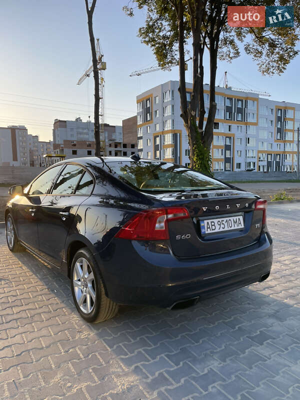Седан Volvo S60 2015 в Виннице