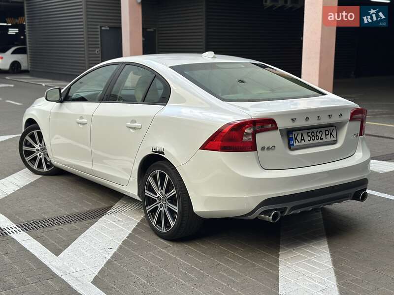 Седан Volvo S60 2017 в Киеве