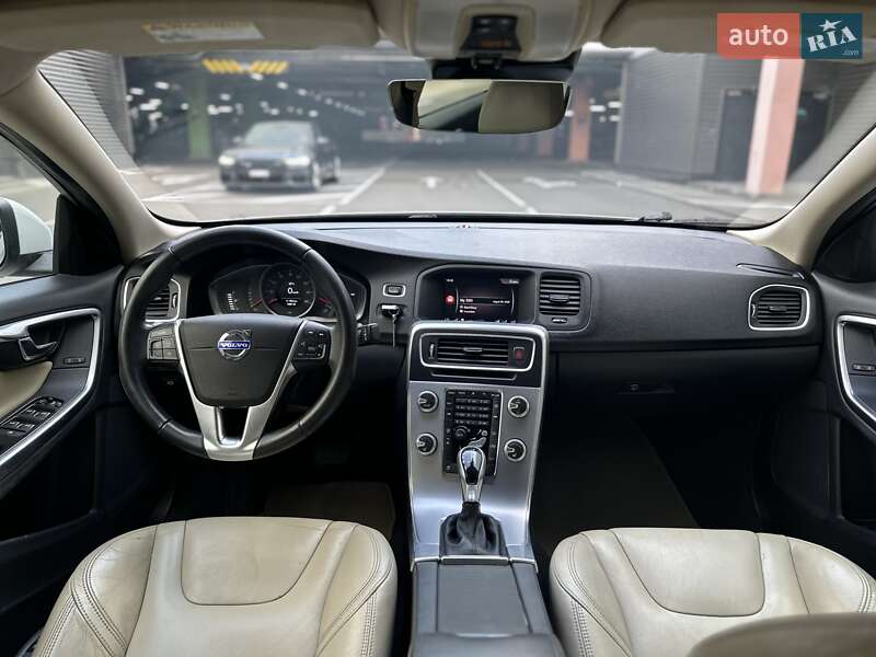 Седан Volvo S60 2017 в Киеве