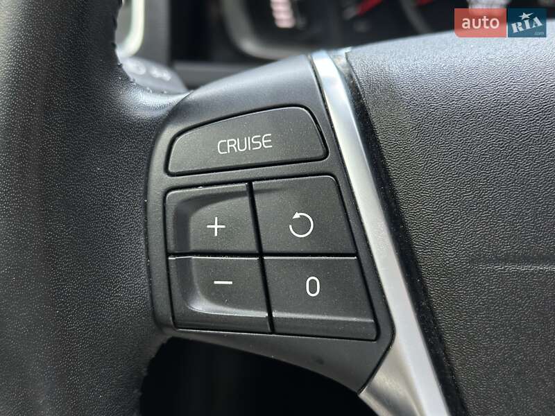 Седан Volvo S60 2017 в Киеве