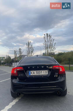 Седан Volvo S60 2012 в 