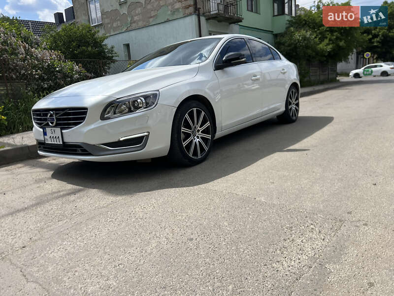 Седан Volvo S60 2015 в Черновцах