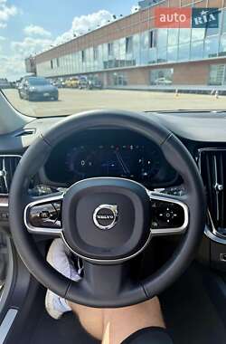 Седан Volvo S60 2023 в 
