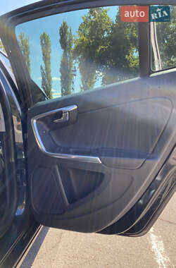 Седан Volvo S60 2013 в 