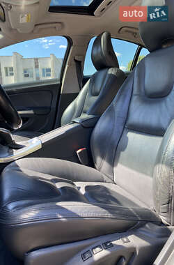 Седан Volvo S60 2013 в 