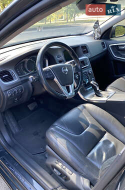 Седан Volvo S60 2013 в 