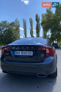Седан Volvo S60 2013 в 